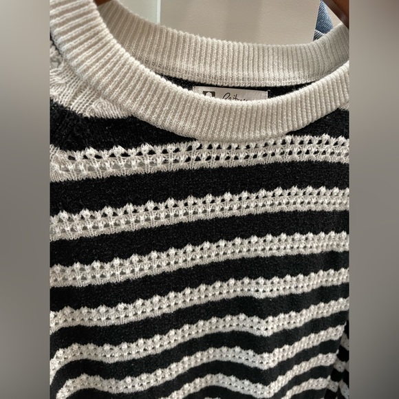 Black and white striped sweater - Picture 2 of 4